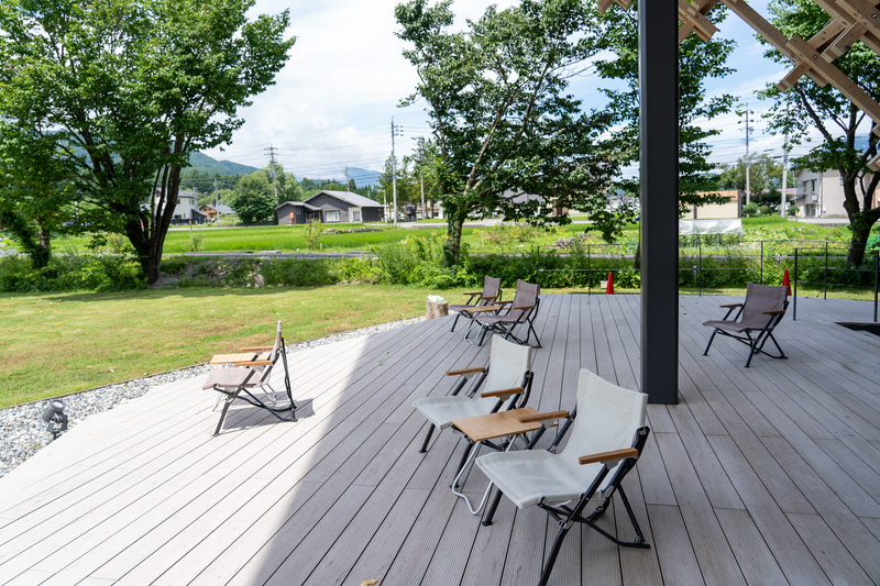気持ちのよいテラス席も