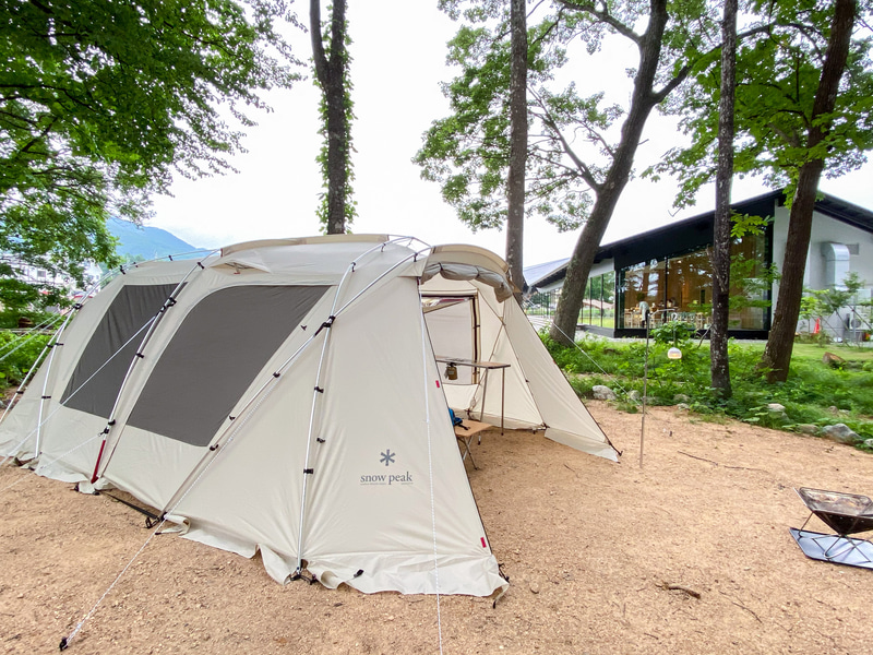 テント1区画はおよそ10×10mサイズで、定員は5名まで