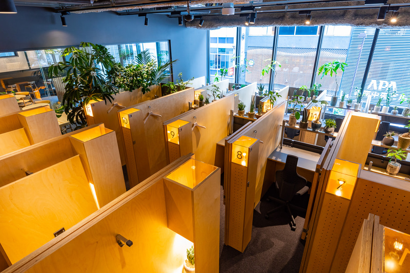 「スターバックス コーヒー CIRCLES 銀座店」2階「Solo-Work（ソロワーク）」スペース