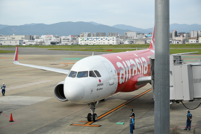 セントレア発初便のDJ31便（エアバス A320-200型機、登録記号：JA01DJ）がスポットイン