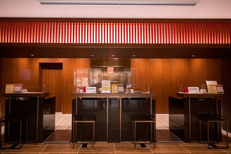 ファーストクラスカウンターは個室型で専用の保安検査場も備えている