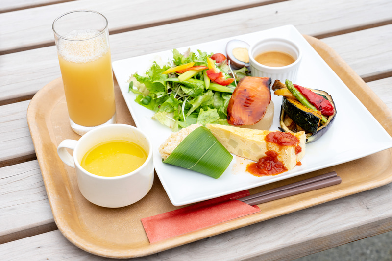 この日は、ドリンクセットで1780円。100％の桃ジュース美味しかった！