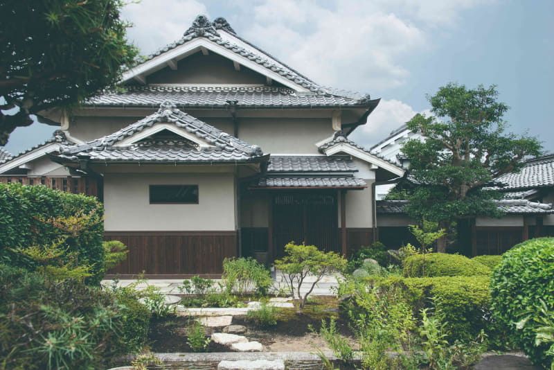 屋敷外観