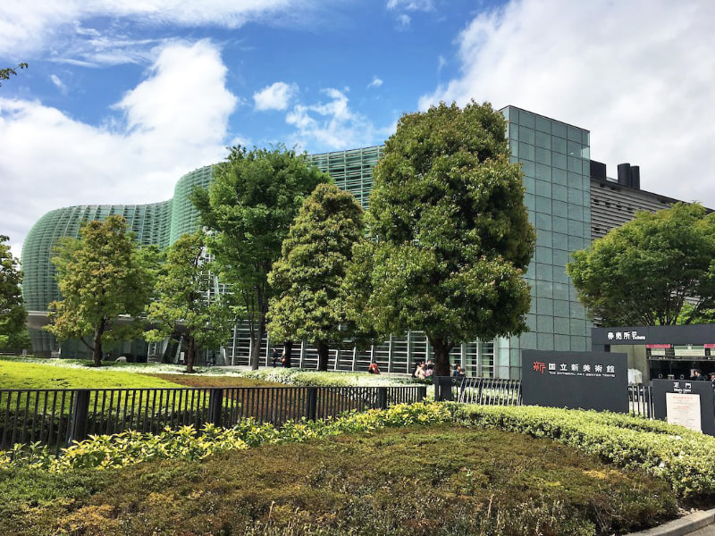 8位 国立新美術館（東京都港区）