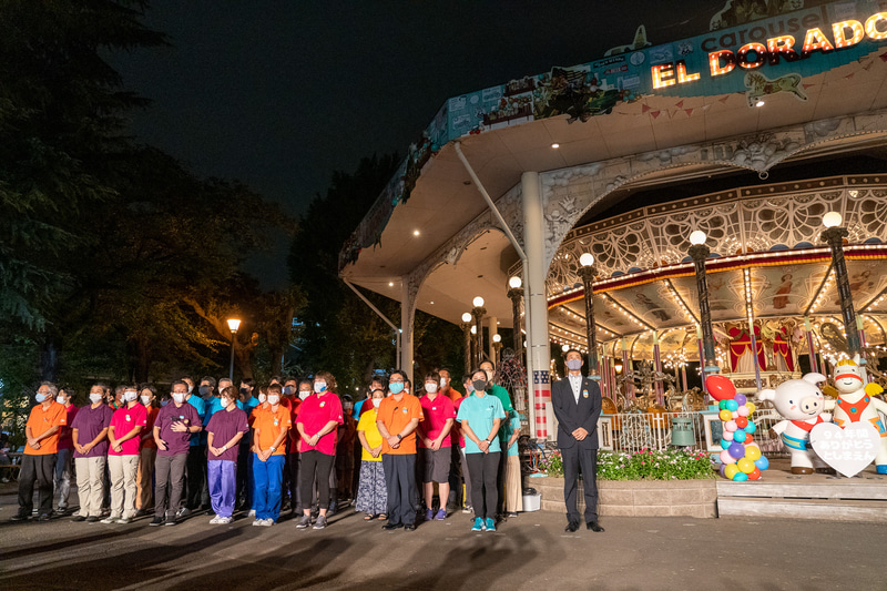 大きな拍手で迎えられたとしまえんのスタッフ