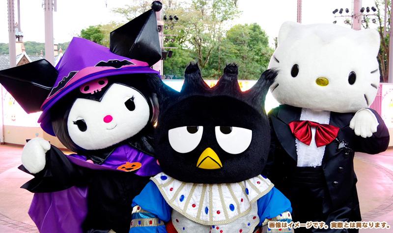 ハロウィン衣装のキャラクターたちとの写真撮影を楽しめる