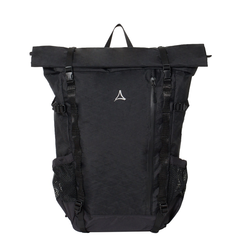 バックパック（1万8000円）