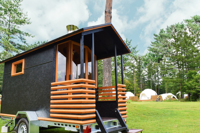 富士急行が「PICA Fujiyama」にフィンランド式のサウナトレーラーを導入した