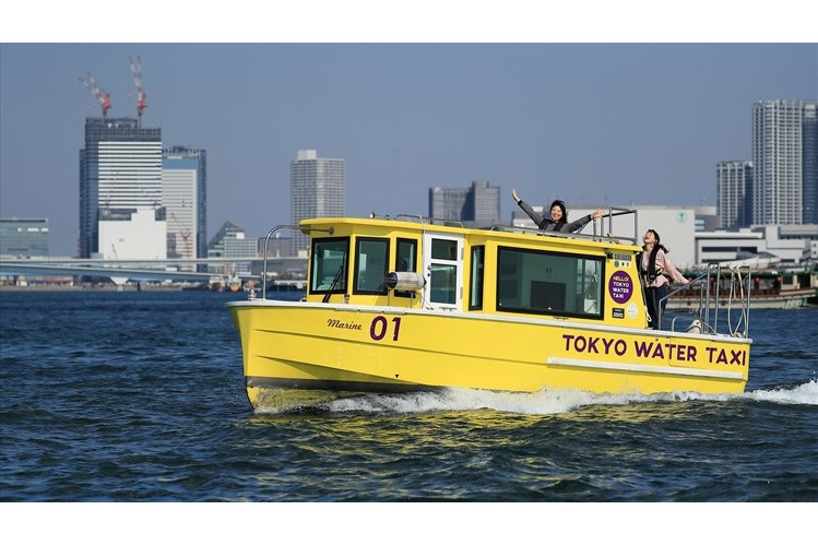 プルマン東京田町は、羽田空港からホテルまでの移動が貸切水上タクシーでできる宿泊プランを発売する