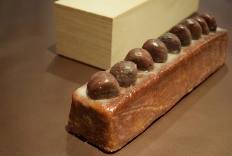 横浜ベイシェラトン ホテル＆タワーズが、菅義偉氏の内閣総理大臣就任を記念した極上和栗のパウンドケーキ「令和 道（れいわのみち）」を発売した