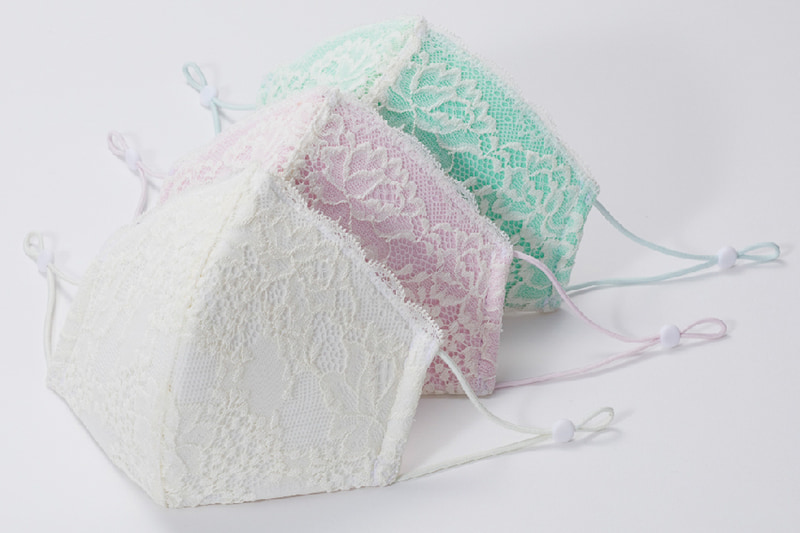 手前からオフホワイト、ピンク、ミント