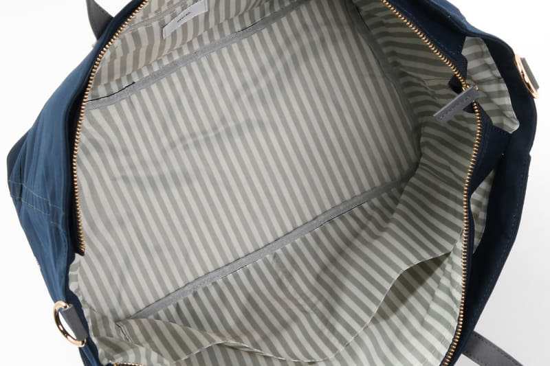 ストライプ柄の内装生地