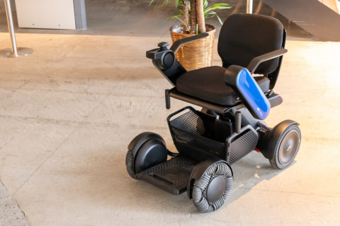 新型パーソナルモビリティ「WHILL Model C2」、試乗会で快適な乗り心地