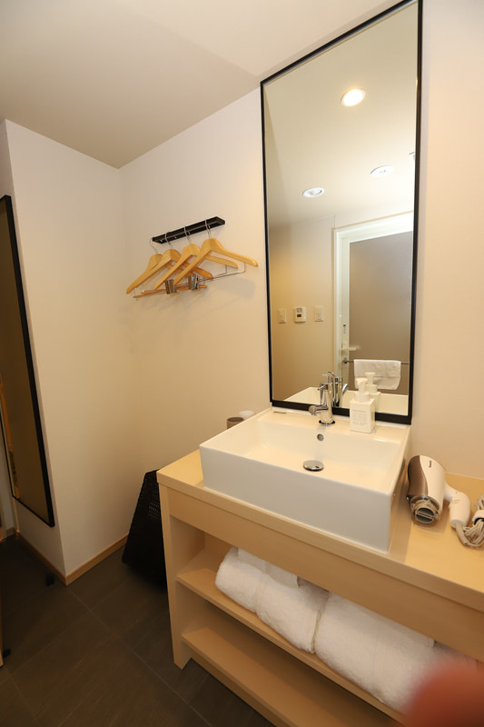 エントランス、洗面台、バスルーム（スーペリアエリアツイン）