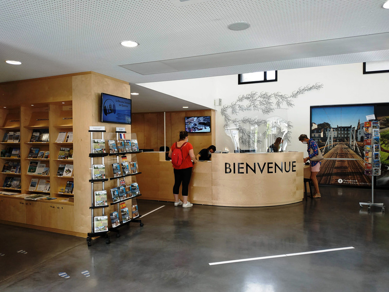 近代的な観光案内所