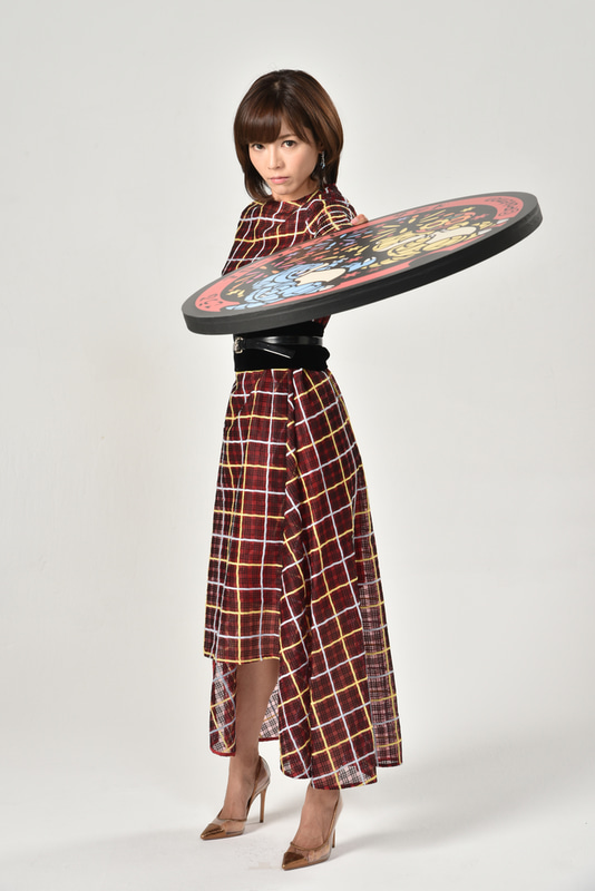 マンホール女優・釈由美子も「ポケふた」を応援