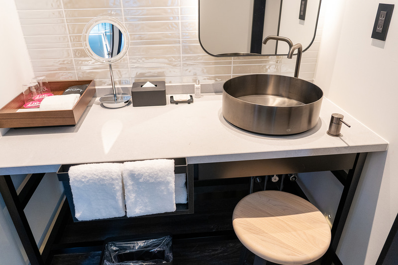 スイートのパウダールーム