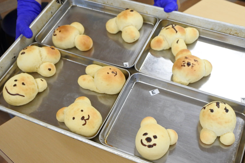 予約していた「わくわくパン作り体験」でパンを成型＆15分ほどで焼き上がり