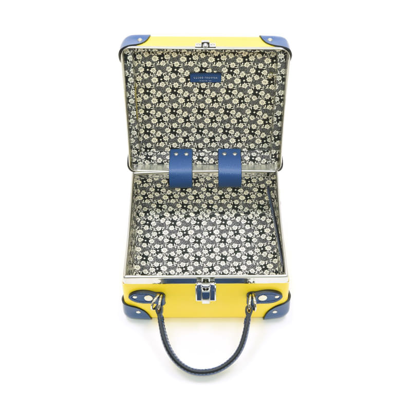 7つの限定色はパステルブルー、ターコイズグリーン、ラベンダー、フラミンゴ、フォグブルー、サフランイエロー、ピーコックブルー