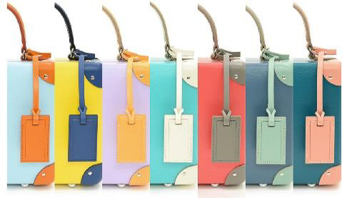 ステッカーやラゲッジタグ、ストラップでアレンジできる