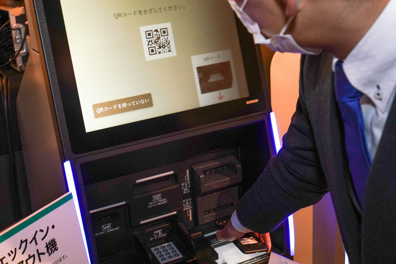 チェックインではアプリのQRコードを読み込む