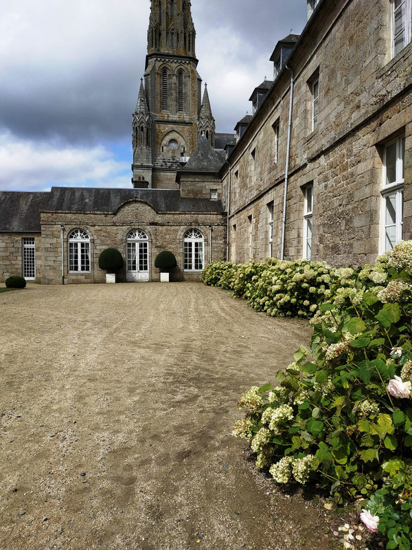 城内は撮影禁止でしたが、パーティ会場として使われている部屋もありました