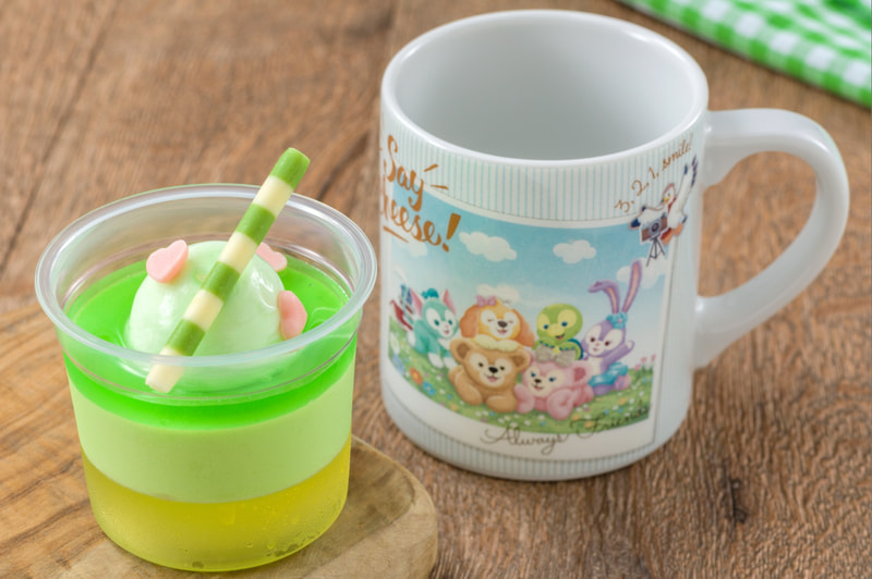 マスカットムース＆レモンゼリー、スーベニアカップつき（940円）