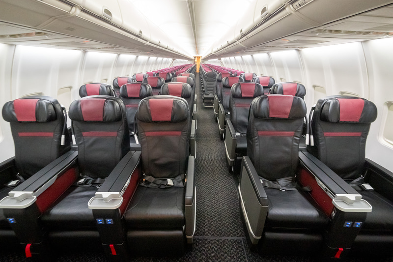 ボーイング 737-800型機の新クラスJ