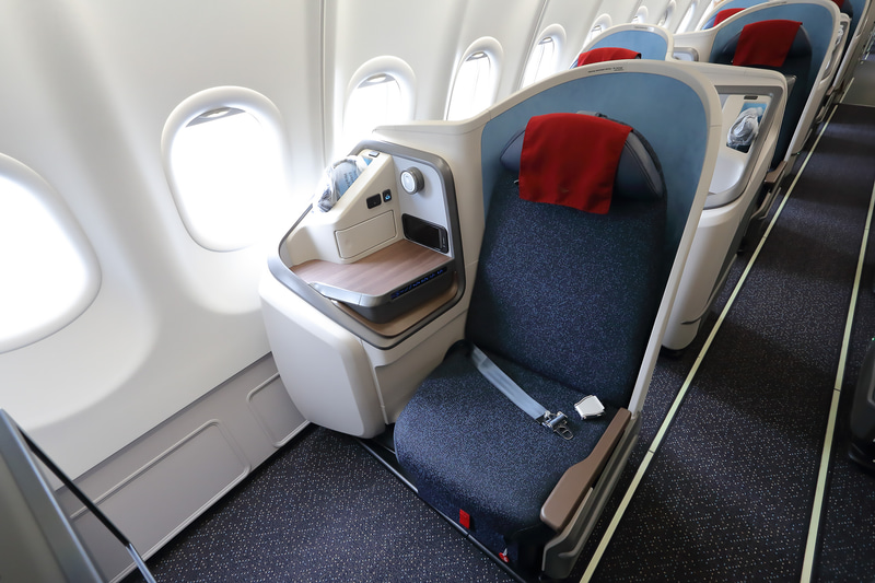 ビジネスクラスのシート