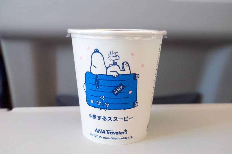 スヌーピーとコラボした紙コップ