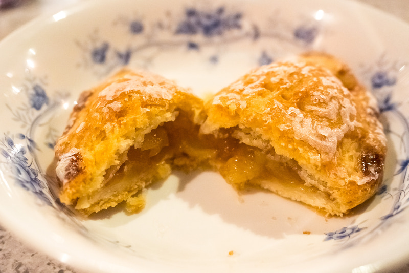 食後にぜひ食べたい自家製アップルパイ