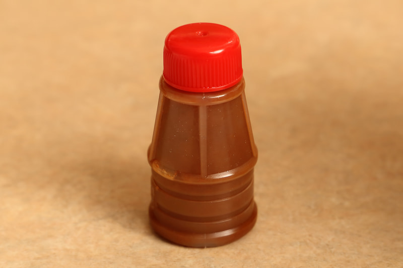 付け合わせはシンプルで主役はあくまでステーキ。オリジナルの手作りデミグラスソースでいただきます