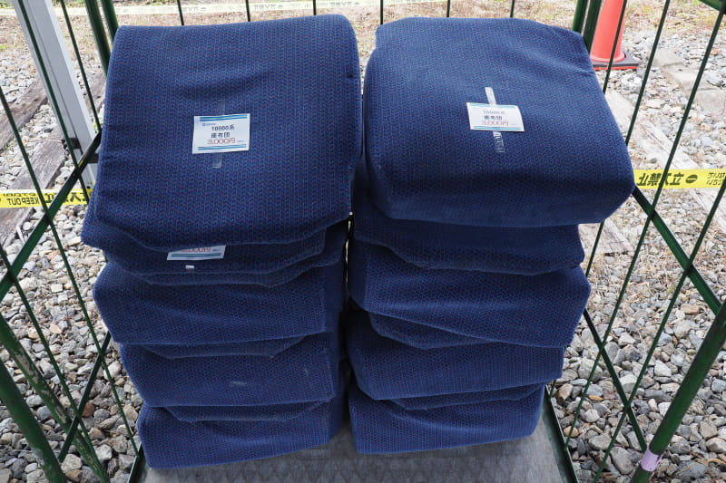 鉄道部品コーナーで販売された部品の1部。購入できるのは1人2点まで