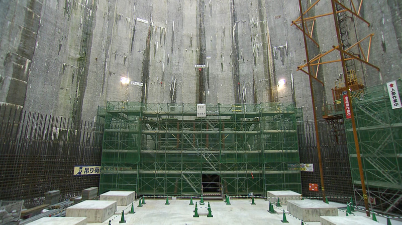 「名古屋方面」にシールドマシンがトンネルを掘削していく