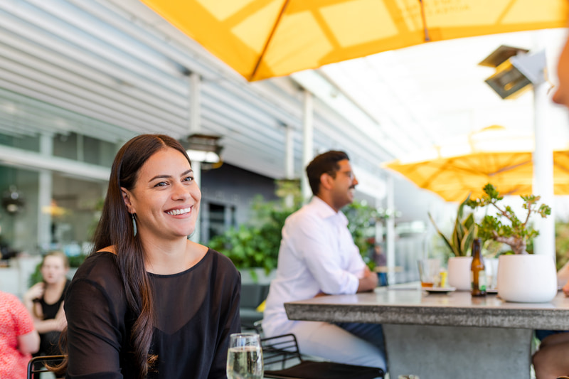 ショッピングやグルメはもちろん、アート、エンターテイメントなどの観光スポットが凝縮されているオークランド。多種多様な人種が暮らし、個性的なレストランやバーもたくさん