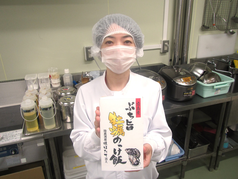 「広島産ぶち旨牡蠣のっけ飯」の開発を担当した菊池さん