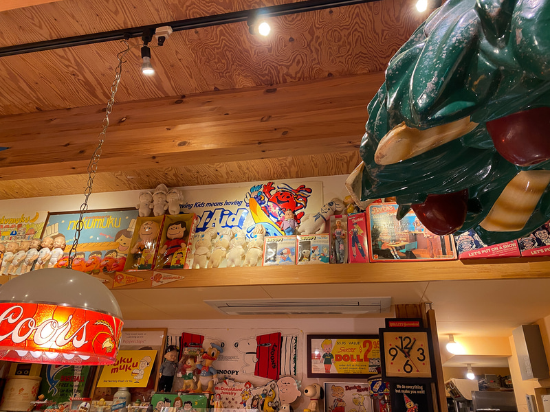 アメリカ雑貨に囲まれた、おもちゃ箱のような楽しい店内