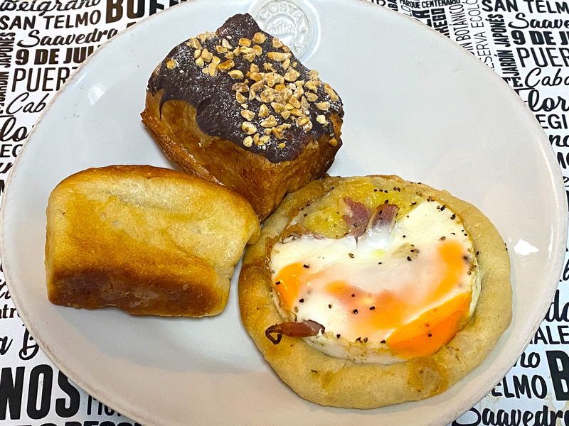 購入したパンたち。どれも至福時間を味わえる絶品でした