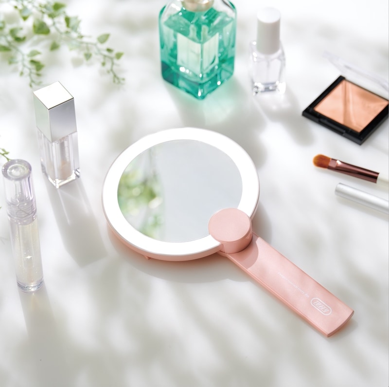 ラドンナは「Toffy Beauty LED ハンディ＆スタンドミラー」を発売する