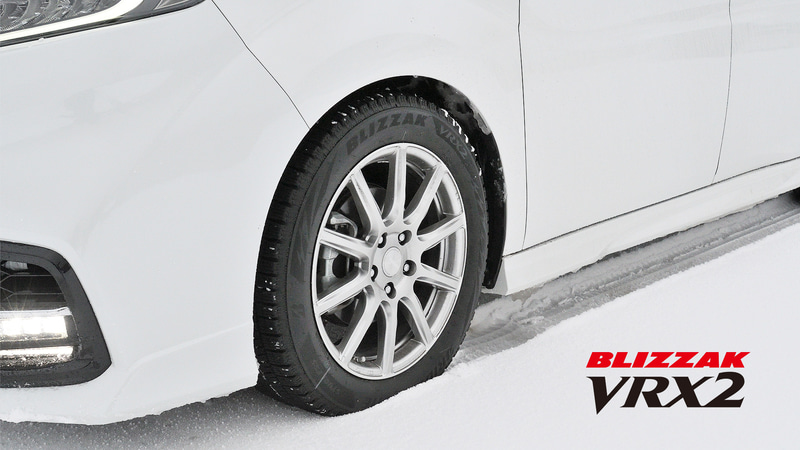 ブリヂストンのスタッドレスタイヤ「ブリザック VRX2」と小雀陣二 in 北海道・旭岳