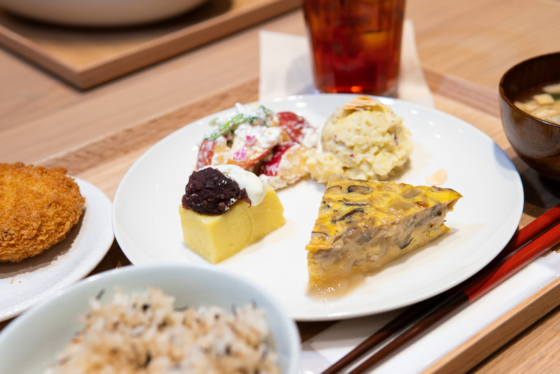 「選べるメインとデリセット（4品）」のチョイス例