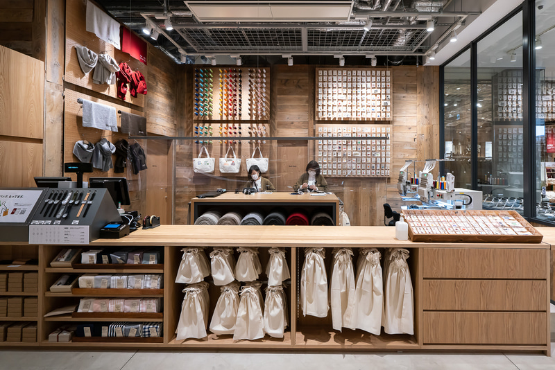 購入した商品に刺繍を入れてもらえる