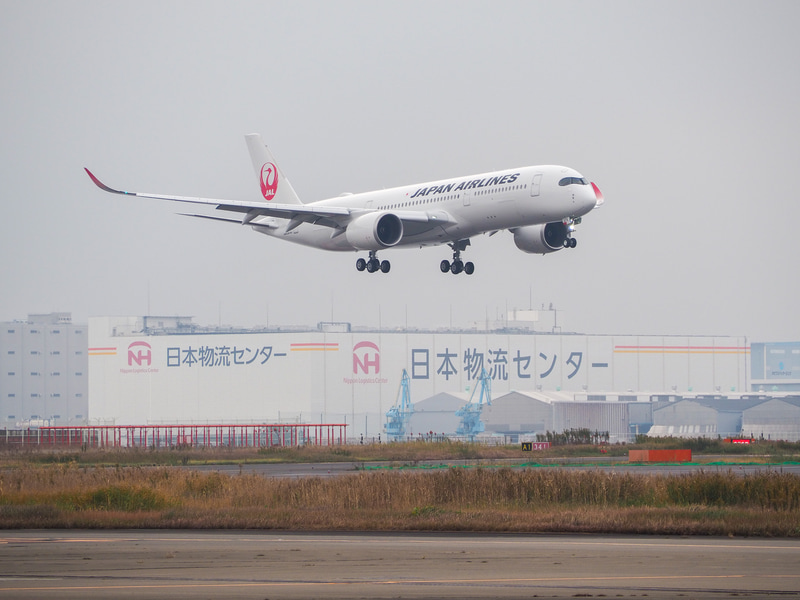 羽田空港に飛来した7号機（写真提供：日本航空）