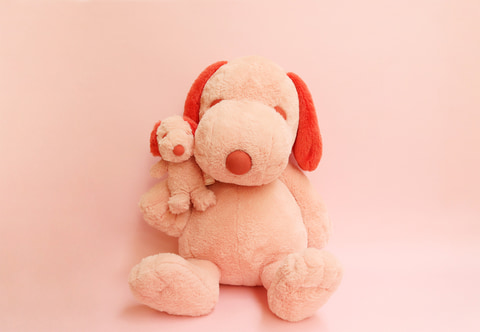 スヌーピー　ぬいぐるみマスコット　ファミリア　PEANUTS ピンク スヌーピーぬいぐるみマスコットファミリアPEANUTS ピンク