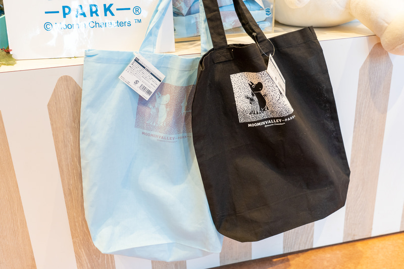 ウィンターワンダーランドトートバッグ（935円）