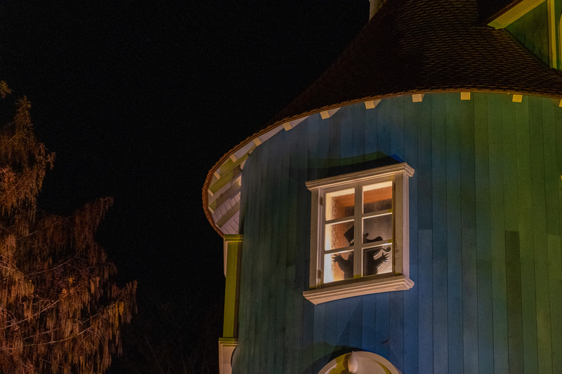 あれ？　2階に誰かいますよ