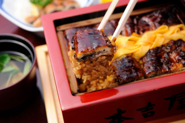 うなぎのせいろ蒸し（本吉屋）