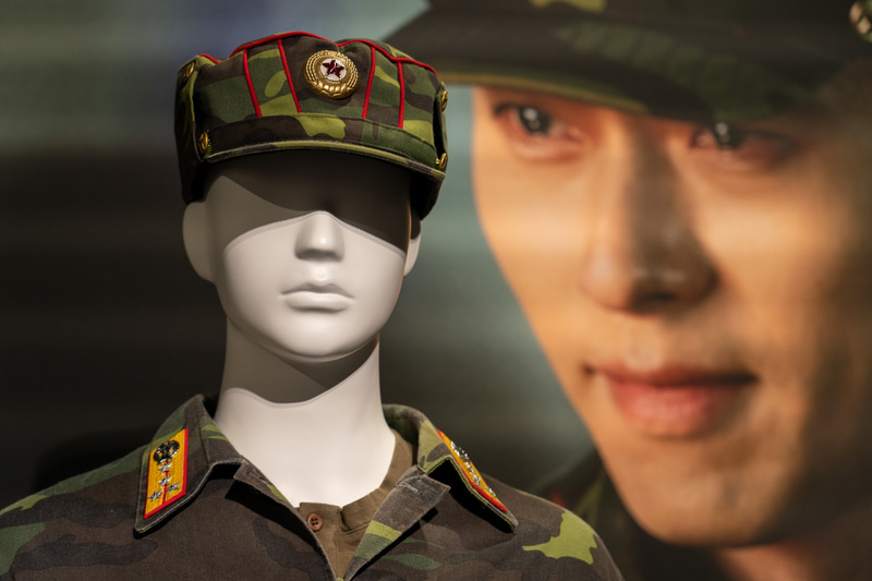 第4次韓流ブームの火付け「愛の不時着」。その展覧会が日本初上陸！