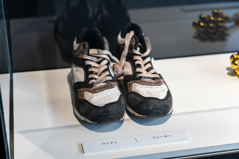 私の好きなシーントップ5くらいに出てくるウンドンくんのシューズも。これを履かせてくれる中隊長がカッコよかった！