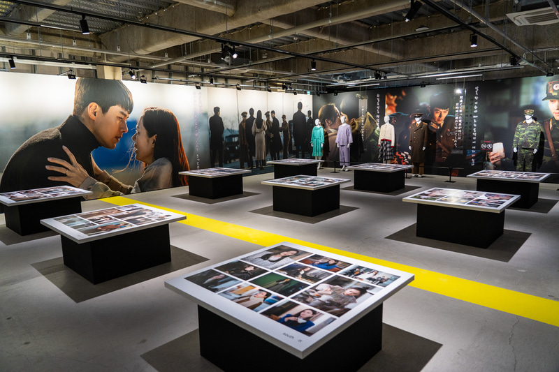 5章は「北と南」。国境が黄色い線で表現されています